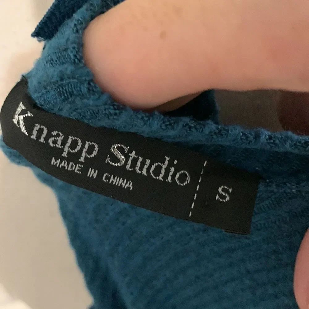 3for$20 lighter sweater small - Picture 3 of 4